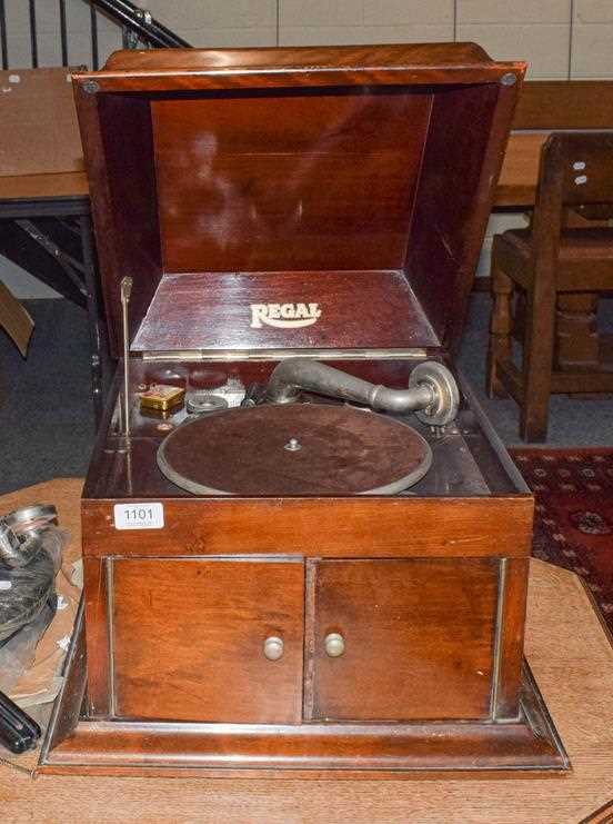 Lot 1101 - A mahogany cased Regal table top gramophone,...