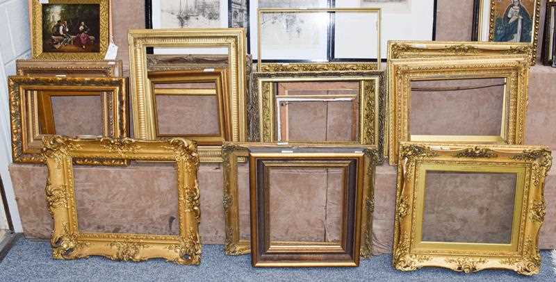 Lot 1068 - A group of gilt picture frames, various sizes