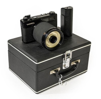 Lot 3398 - Yashica Oral-Eye Camera Outfit no.60900098, in...