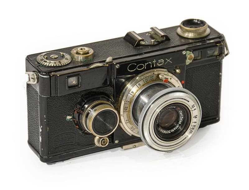 Lot 3400 - Zeiss Ikon Contax 1f Camera with Carl Zeiss...