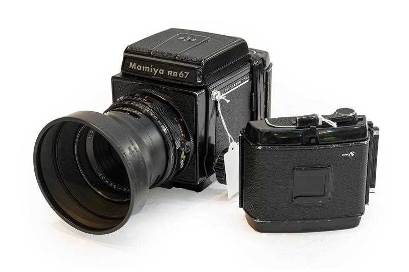 Lot 3323 - Mamiya RB67 Camera no.C59521 with Mamiya-Sekor...
