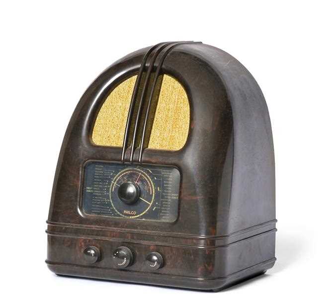 Lot 3088 - A Good Philco type V537 'The People's Set',...