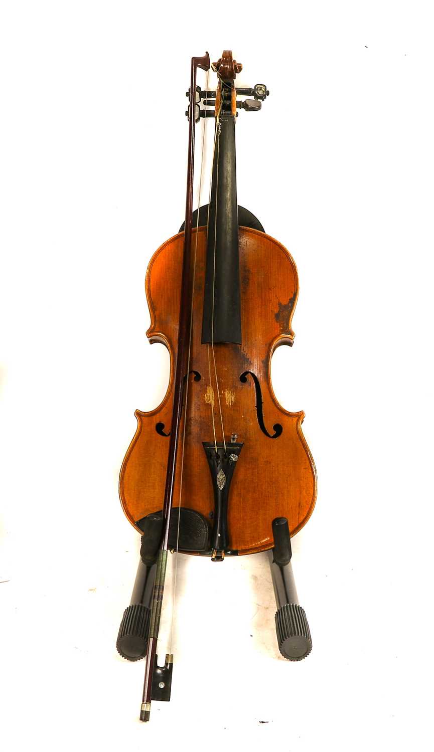 Lot 2004 - Violin