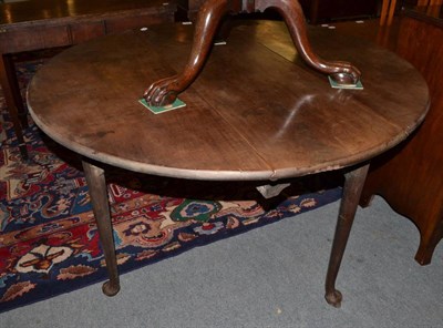 Lot 491 - A Georgian gate leg dining table