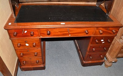 Lot 511 - Victorian mahogany pedestal desk