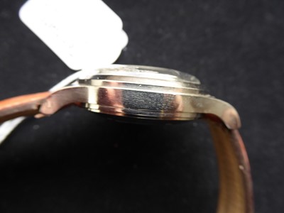 Lot 2199 - A Stainless Steel Centre Seconds Royal Air...