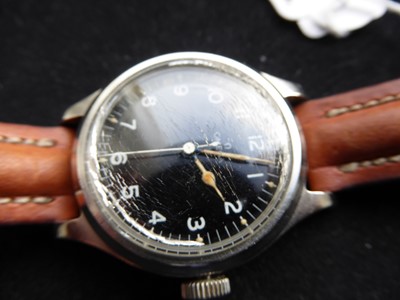 Lot 2199 - A Stainless Steel Centre Seconds Royal Air...