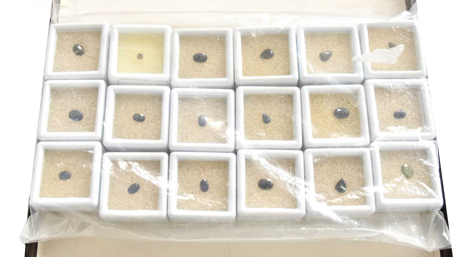Lot 86 - A Quantity of Loose Gemstones, including oval...