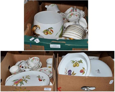 Lot 607 - Quantity of assorted Royal Worcester Evesham table wares and Paragon Fragrance pattern tea and...