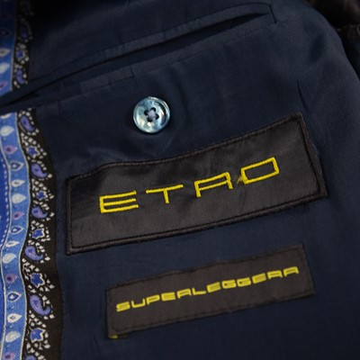 Lot 2058 - Circa 2011 Etro Fine Linen Jacket in a blue...