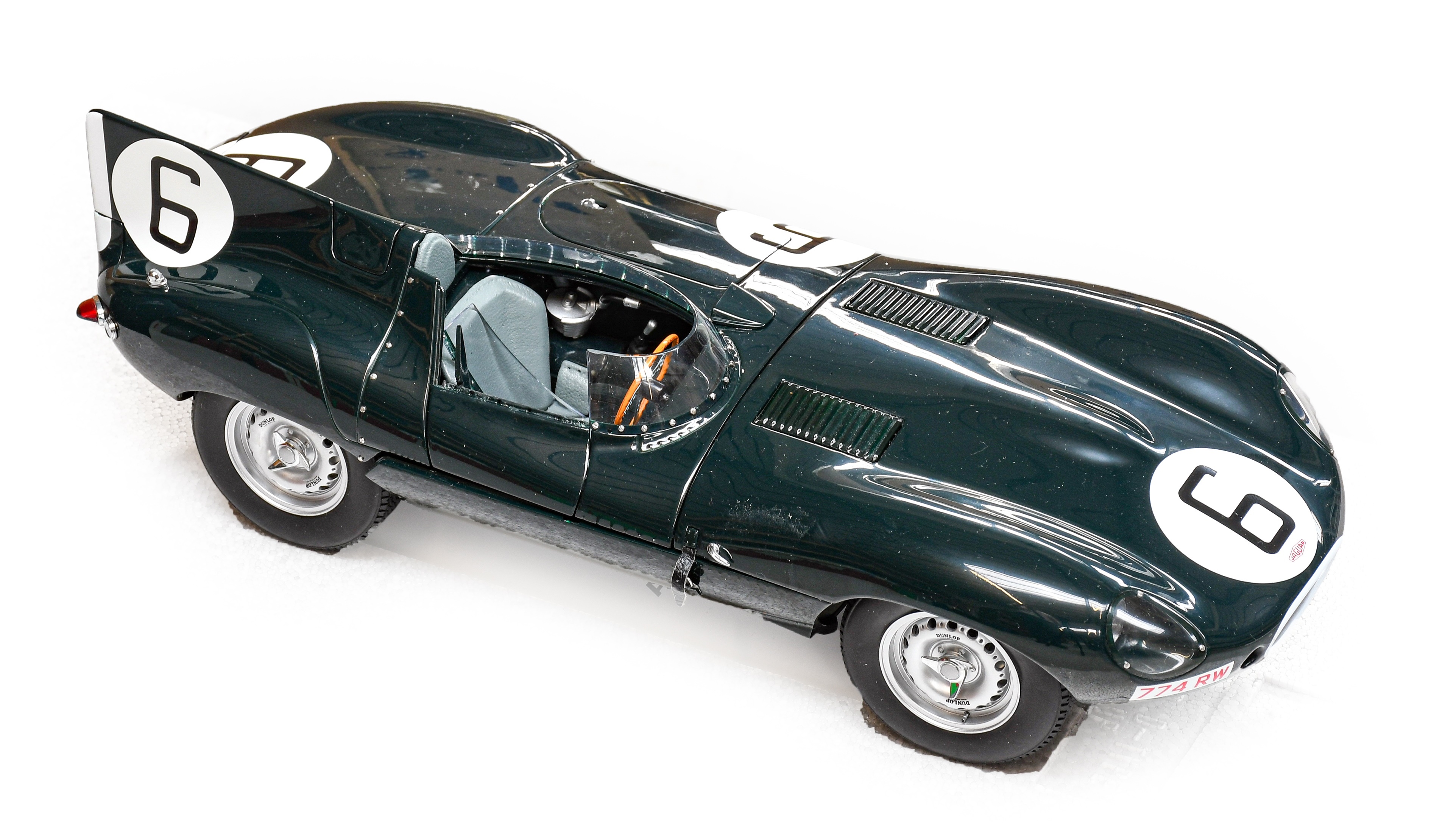 Lot 158 - Auto Art 1:12 Scale Jaguar D-Type 1955 Le