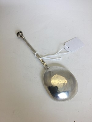 Lot 2320 - An Elizabeth I Silver Seal-Top Spoon