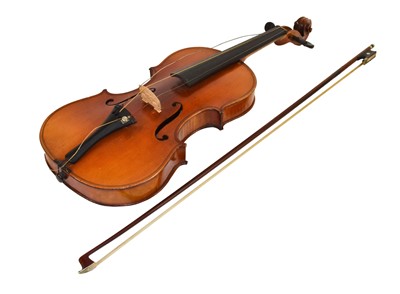 Lot 2012 - Violin