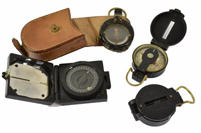 Lot 106 - A Verner's Pattern VII Pocket Compass, in...