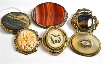 Lot 13 - Six mainly agate set Victorian brooches