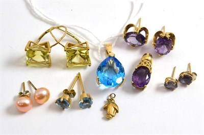 Lot 25 - Assorted 9ct gold and other earrings and pendants set with amethyst, cultured pearl and other...