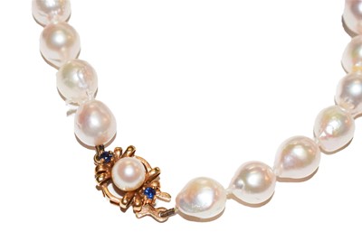 Lot 43 - A cultured pearl necklace knotted to a 9 carat...