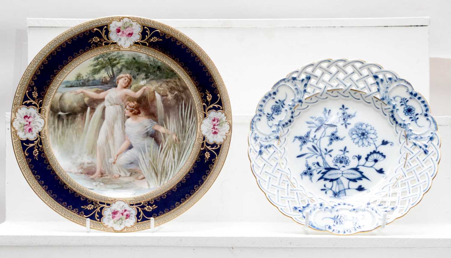 Lot 24 - A 19th century Vienna porcelain cabinet plate,...