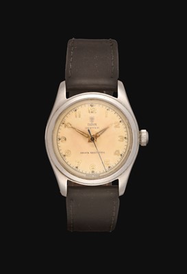Lot 2171 - A Stainless Steel Centre Seconds Wristwatch