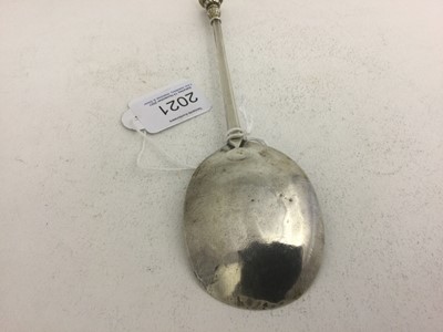 Lot 2021 - A Charles II Silver Seal-Top Spoon, Town Mark...