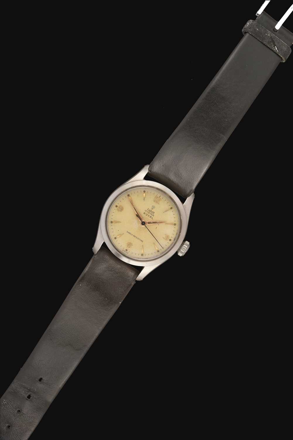 Lot 2202 - A Stainless Steel Mid-Size Centre Seconds Wristwatch