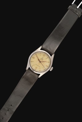 Lot 2202 - A Stainless Steel Mid-Size Centre Seconds Wristwatch