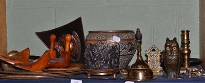 Lot 123 - Quantity of assorted decorative metalware