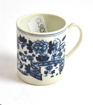 Lot 139 - A Worcester blue and white coffee can painted with a zig-zag fence