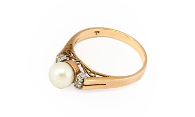 Lot 181 - A cultured pearl and diamond ring, the...