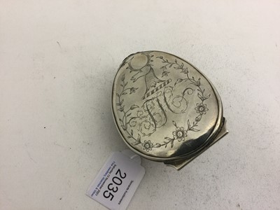 Lot 2035 - A George III Silver-Mounted Cowrie Shell Snuff-...