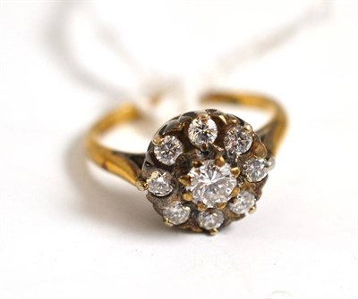 Lot 207 - A diamond cluster ring