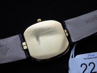 Lot 2251 - A Fine 18 Carat Yellow Gold Automatic...