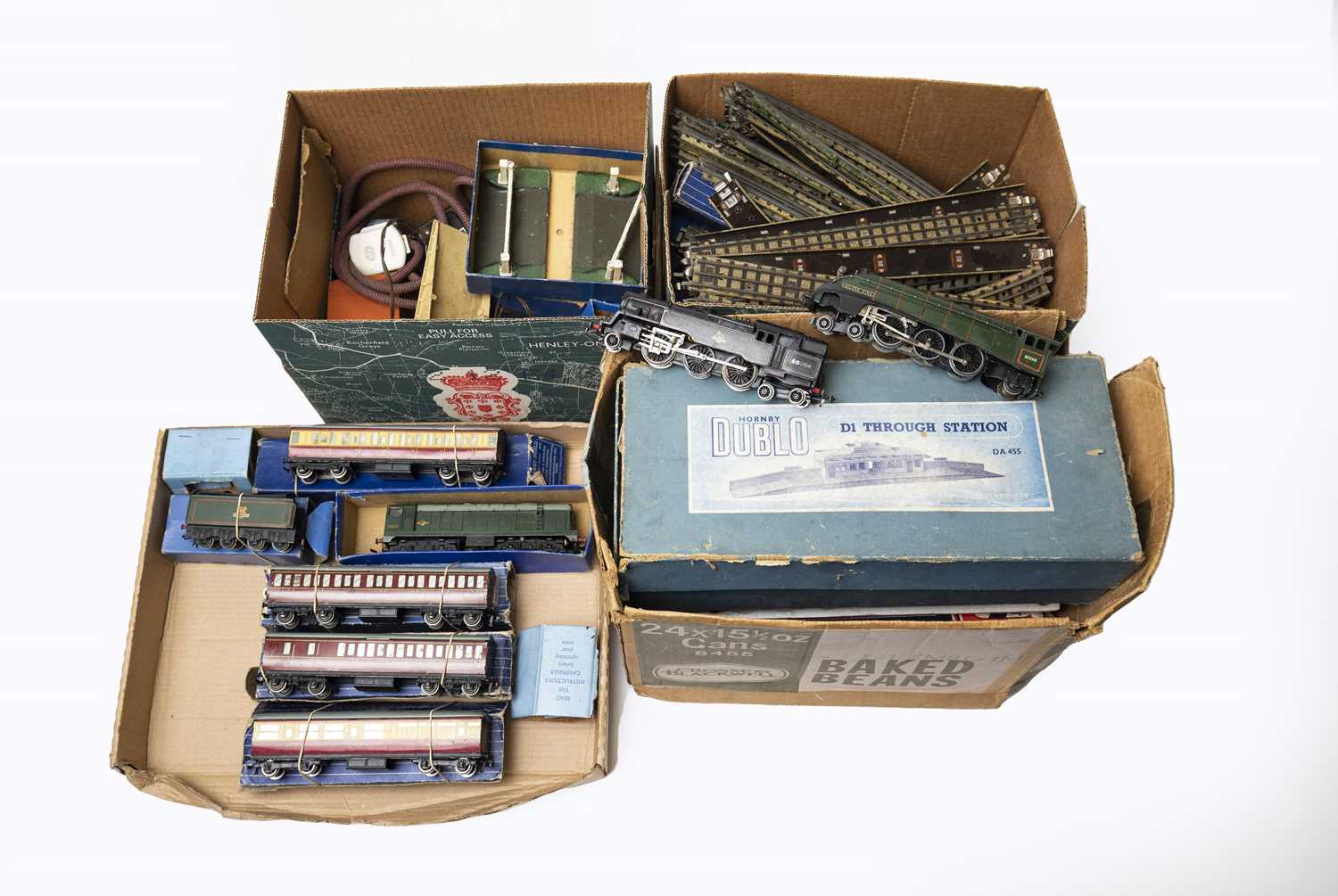 Lot 3245 Hornby Dublo 3 Rail And Rolling Lot 3245 Hornby Dublo 3 Rail And Rolling