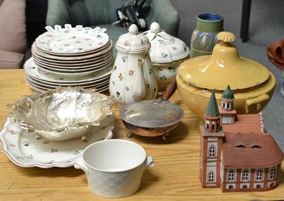 Lot 365 - A collection of 18th and 19th century porcelain including Liverpool, Staffordshire, Doulton etc...