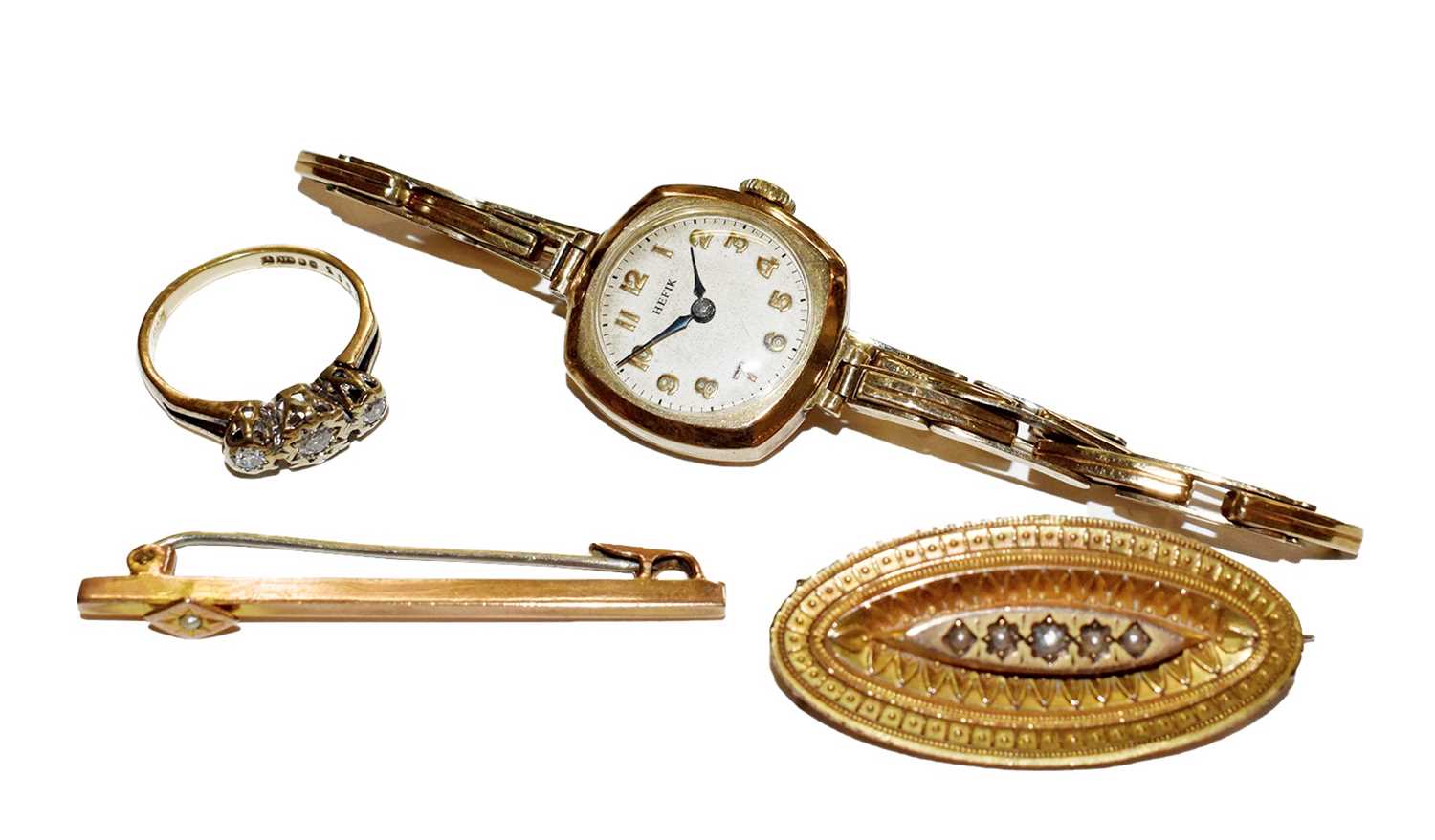 Lot 192 - A 9 carat gold split pearl brooch, length...