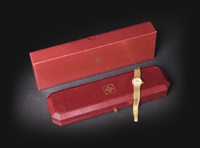Lot 2221 - A Lady's 18 Carat Gold Diamond Set Wristwatch,...