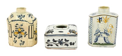 Lot 611 - A Pearlware Tea Canister, circa 1780, of...