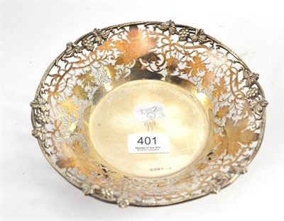 Lot 401 - Pierced silver circular dish