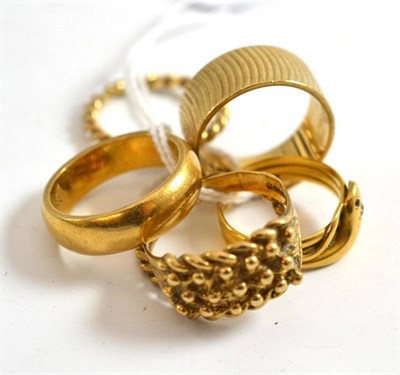 Lot 499 - Six assorted gold rings