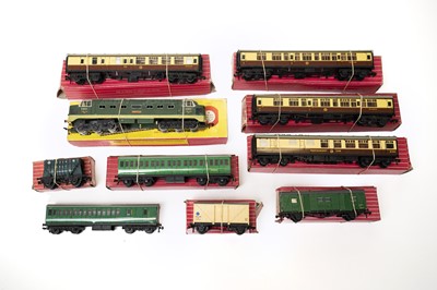 Lot 3239 - Hornby Dublo 2 Rail Locomotive And Rolling Stock
