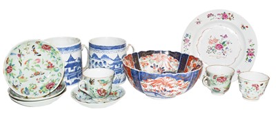 Lot 17 - A quantity of mainly Chinese porcelain...