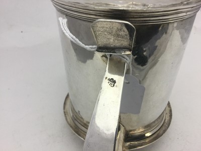 Lot 2002 - A William and Mary Silver Tankard, by Roger...