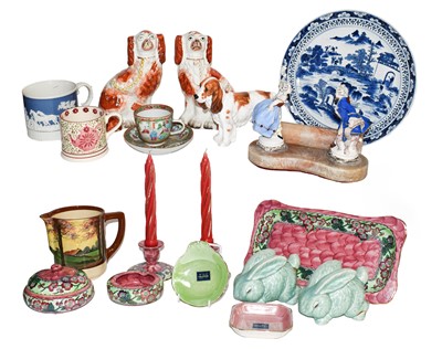 Lot 23 - A mixed collection of ceramics, including a...