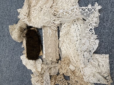 Lot 2132 - Assorted Lace and Machine Made Lace Trims,...