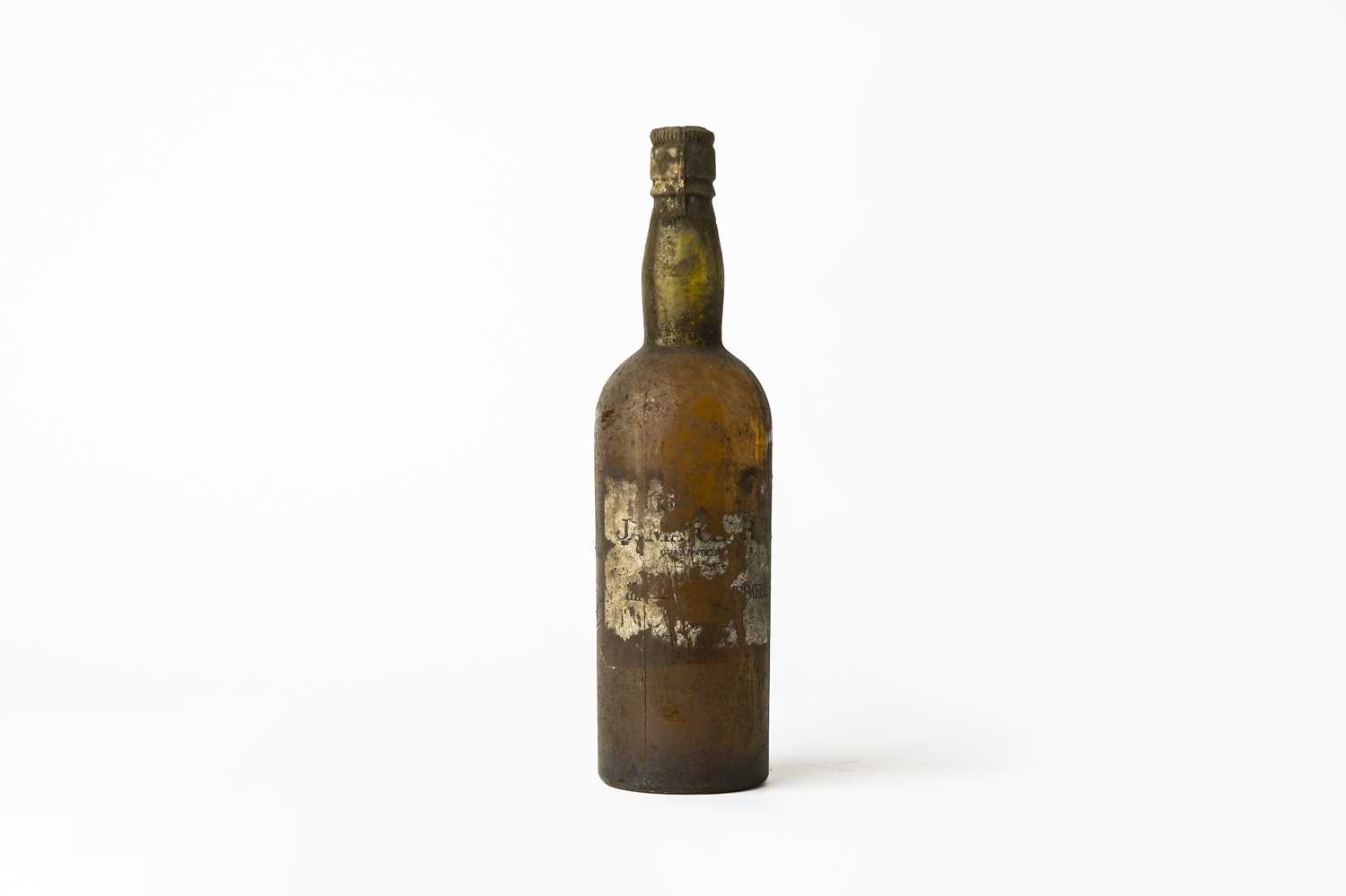 Lot 2106 - Jamaica Rum, 1960s bottling, partial label,...