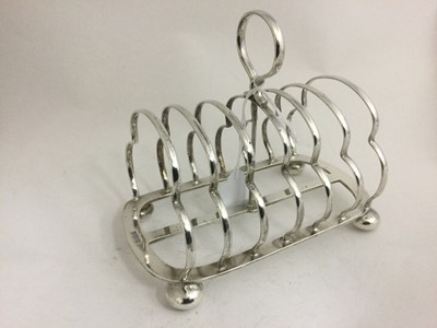 Lot 2134 - An Edward VII Silver Toastrack