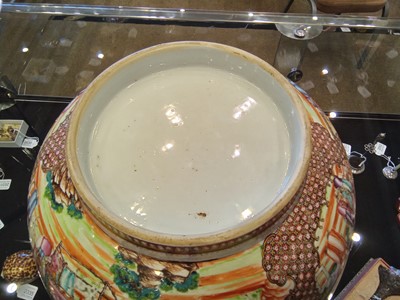 Lot 89 - A Chinese Porcelain Mandarin Palette Punch...