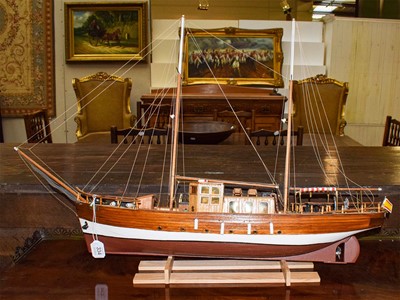 Lot 334 - Trotamares Sailing boat