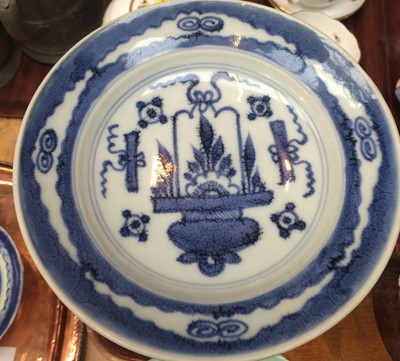 Lot 36 - An early 19th century Chinese blue and white...