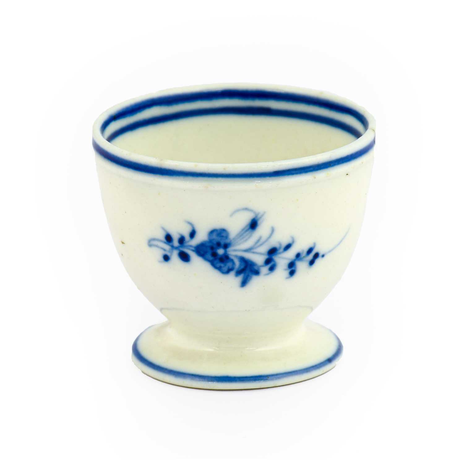 Lot 39 - A Caughley Porcelain Egg Cup, circa 1784-99,...